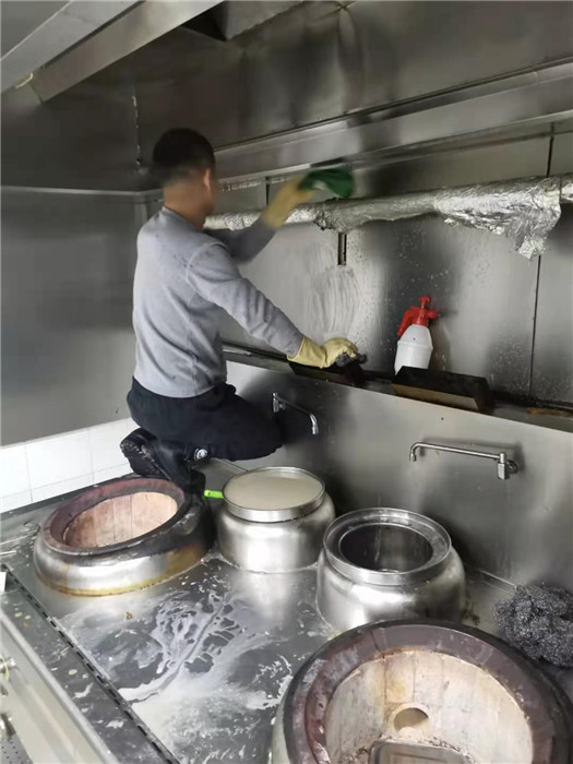 廚房設備維修保養,油煙管道清洗,大型油煙機清洗,煙道清洗,廚房清洗,油煙凈化器改造安裝